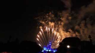 preview picture of video 'Disneyland Holiday Fireworks 2014'