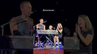 Chris Martin singing a song for birthday boy #coldplay #chrismartin #ytshorts #trendingshorts #music