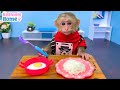 Monkey BiBi Cooks Breakfast And Helps Dad Sell Fruit