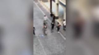 Bottiglie e bastoni contro una «banda» rivale: le immagini degli scontri in pieno centro a Lecco