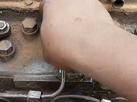 How to remove an injector in Perkins engine