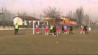 preview picture of video 'Torneo autunnale 2011 Giovani calciatrici - Rubano-Venezia 1984'
