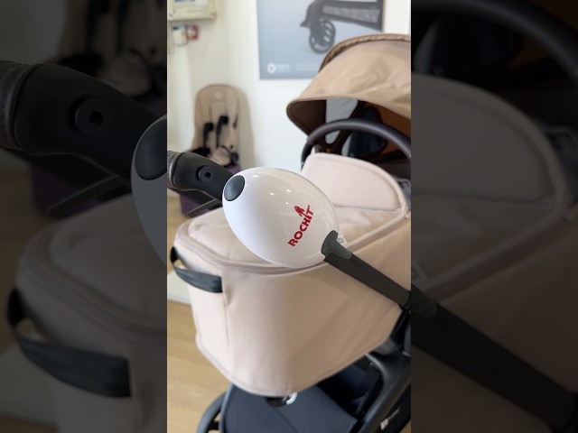 Vídeo relacionado con Fisher-Price Planet Friends Tortuga rebotes y tintineo Juguete para cochecito de bebé recién nacido con mordedor, Fabricado con un 80% de plástico reciclado y embalaje certificado FSC, (Mattel HKD62)