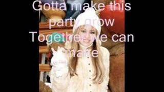 Hannah Montana-Pumpin&#39; up the Party now w/lyrics