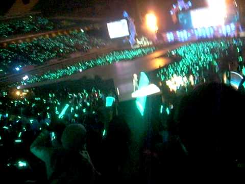 SHINee World Concert in Singapore Opening (110910)
