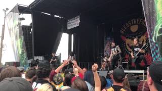 Blessthefall - Dead Air (LIVE WARPED TOUR 2017)