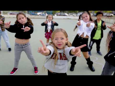 LOS NIÑOS DEL URBAN-LOLA ÍNDIGO-LA NIÑA DE LA ESCUELA By Miguel A.Cortés