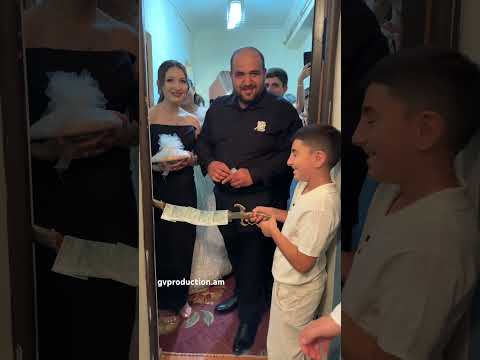 Armenian wedding tradition #armenianwedding #wedding #weddingday #bride #shorts