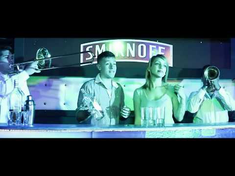 Dessia El Otro - La Chica De La Barra (Video Oficial)