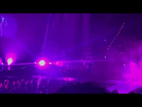 Ariana Grande concert 170919 in Taipei - break free