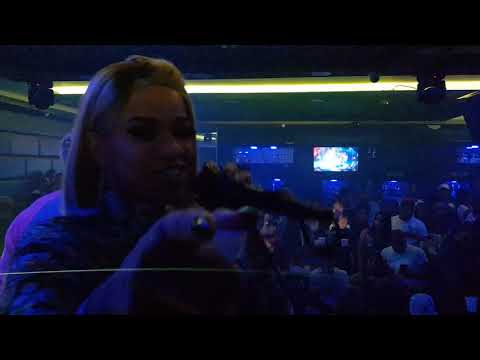 La insuperable cantando Que hable el dinero remix en en bani