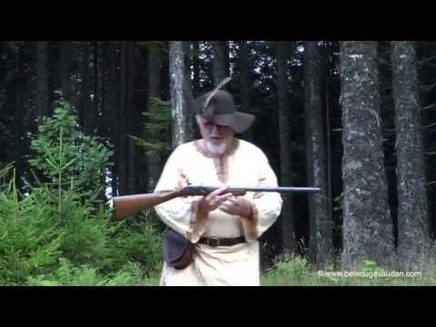 Présentation du fonctionnement des armes à silex utilisées pour la chasse à la Bête.