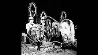 Hooverphonic - Club Montepulciano (Live in Prague 2008)