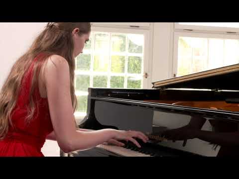 Melanie Becher spielt Béla Bartók: "Allegro barbaro"