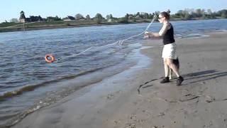 preview picture of video 'Flora mit Rettungsring am Strand'