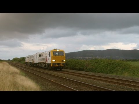 Prestatyn 6.8.2014 - Overhead Line Train DR98010 DR98011 Network Rail MPV