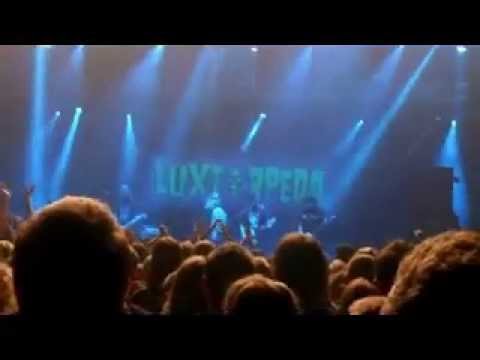 Litza opierdala ochroniarzy (Konfrontacje Rockowe - Wrocław 01.12.2012)