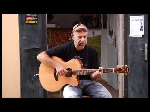 LITOMĚŘICE: KONCERTNÍ SEZÓNU V PARKU ZAČAL PÍSNIČKÁŘ "DYNDA" (TV LITOMĚŘICKA)