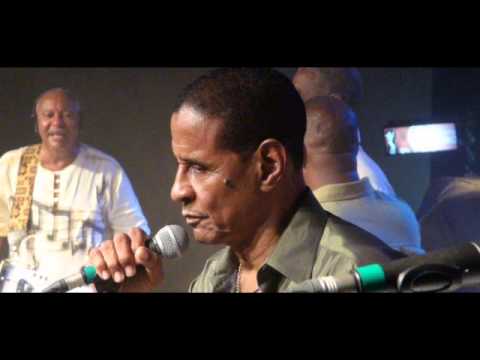 Fundo de Quintal  A Batucada dos Nossos Tantãs