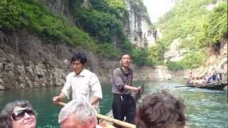 preview picture of video 'Yangtzi Cruise 4th May 2012 Shenngdong Stream 8g'
