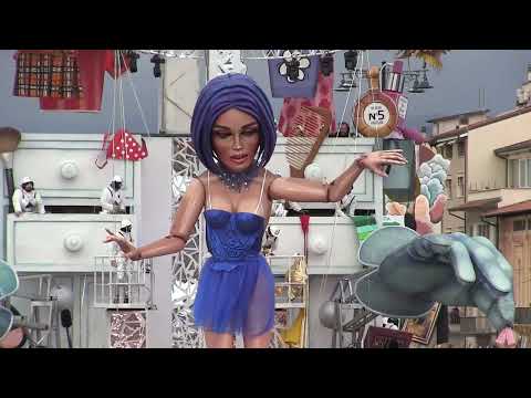 Carnevale di Viareggio 2025 - " Come tu mi vuoi " ( Miniclip)