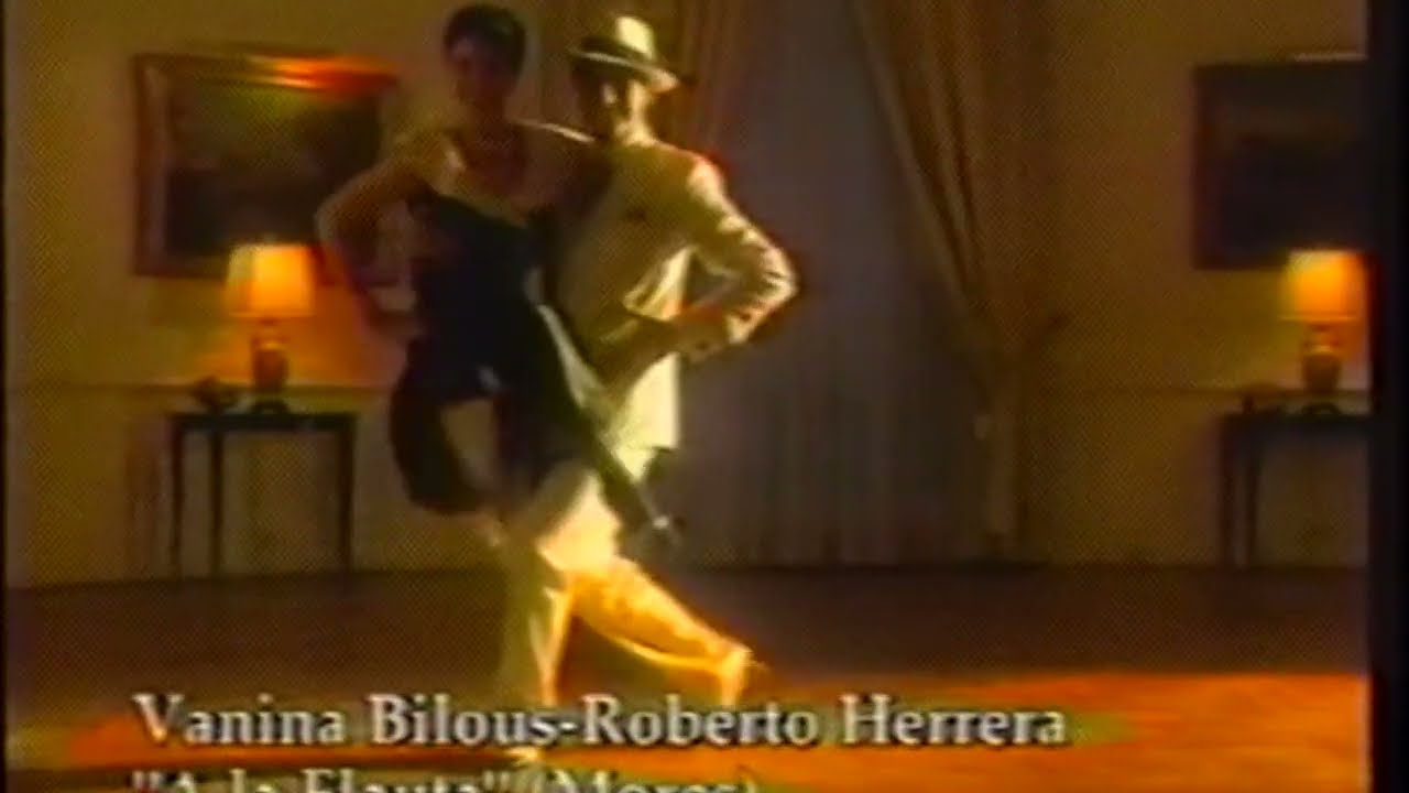 Video thumbnail for Milonga A LA FLAUTA bailan Roberto Herrera y Vanina Bilous en Buenos Aires