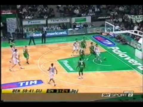 Tripla di Basile vs Benetton