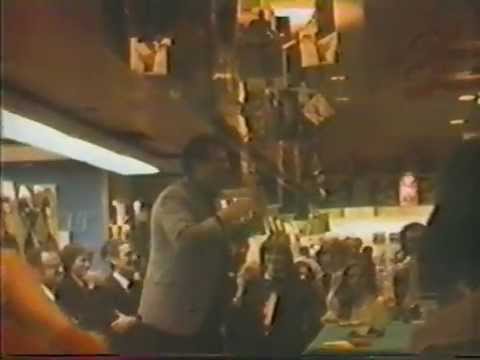 Placido Domingo - "Recondita armonia" from Tosca - Impromptu Performance 3