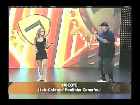 João Gordo reage ao momento em que dançou "Boquinha da Garrafa" com Cláudia Leitte