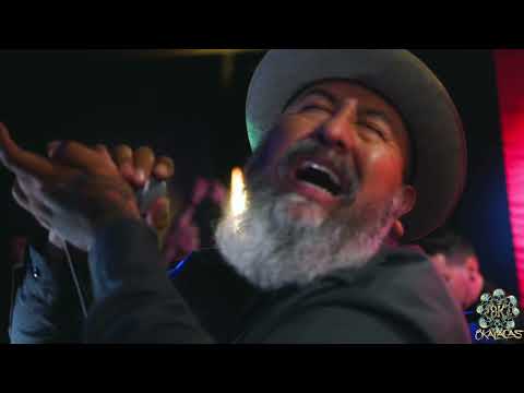 8 Kalacas - MochaOrejas (Live Video)