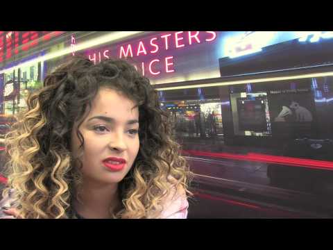 Ella Eyre meets fans @ 363 Oxford Street