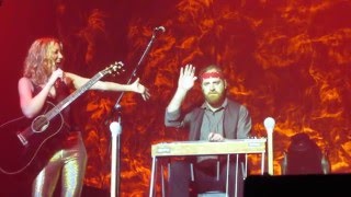 Jennifer Nettles - &quot;Who Says You Can&#39;t Go Home&quot; (Live in Boston)