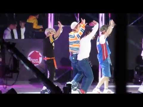 150523 Dream Concert -- SHINee, View [attempted Taemin focus]