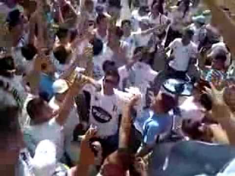 "Ultra Blanca en el Tunel" Barra: La Ultra Blanca y Barra Brava 96 • Club: Alianza