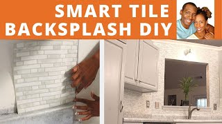 GEWELDIGE slimme tegel peel & stick backsplash installatie - Vinyl Stick Tiles | DIY Power Couple