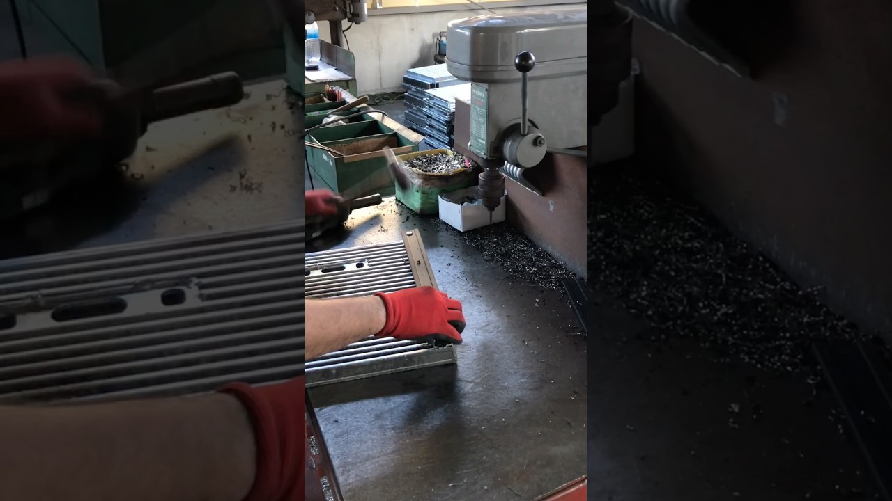 グレーチングに騒音防止用のゴムをつける作業の動画 #shorts