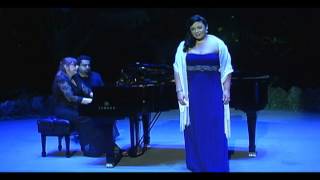 Elaine Alvarez and Elaine Rinaldi perform 'Morgen' by Strauss