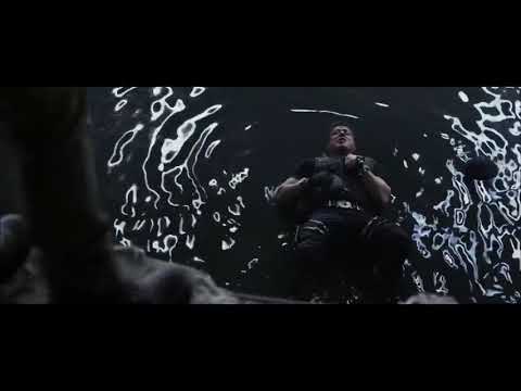 THE EXPENDABLES - SYLVESTRE STALLONE vs MEL GIBSON