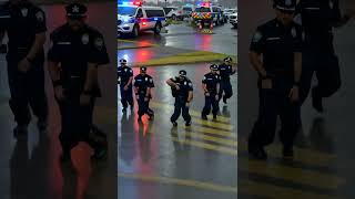 Download lagu 🇺🇸 U.S. Police Officers Dance to 'Blurred Lines' – Viral Street Performance! mp3