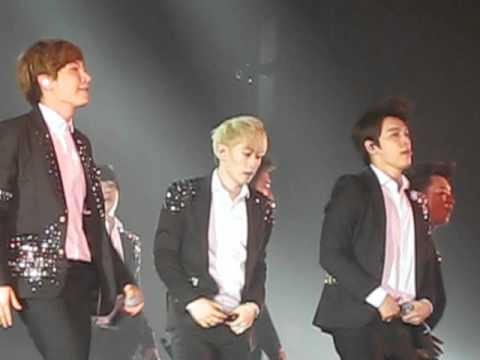 SS4 in Paris Sorry Sorry + Donghae and hot Siwon ABS part 2