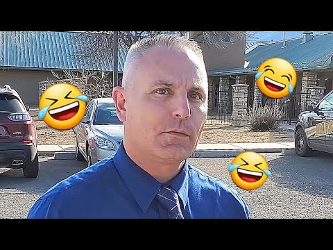 Guy Turns The Tables On Bewildered Cop By Interrogating Him With Questions Police Officers Ask People All The Time