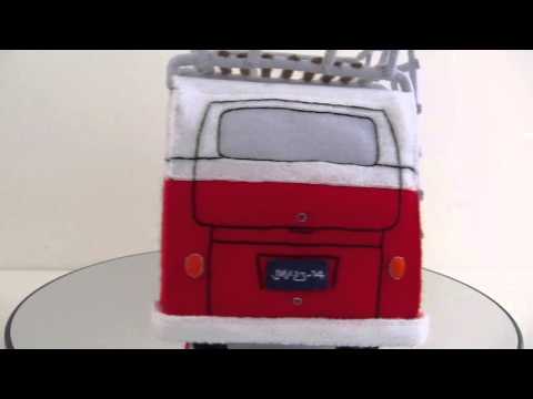 Back to the sixties: rood-wit VW bus