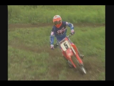 Motocross star (Ken Roczen) keeps feet on pegs through corners!