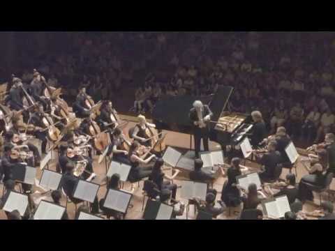 BEETHOVEN: Piano Concerto #1  Andrea Lucchesini, piano  Rico Saccani, conductor