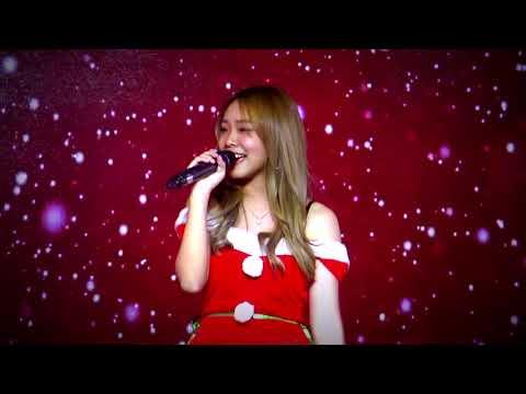 "หวง (Earth Patravee)" by "มิวสิค" (Miiw Jydaa) @ "Idol Exchange" :MBK Idol Center