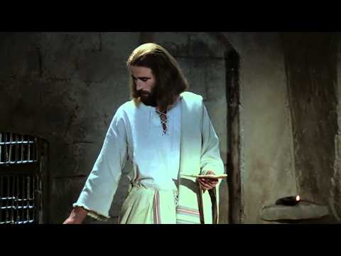 The Last Supper on Maundy Thursday | JESUS Film Clip (English)