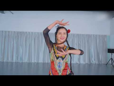 Uyghur Dance - Gulmira Mamat | 维吾尔传统舞蹈