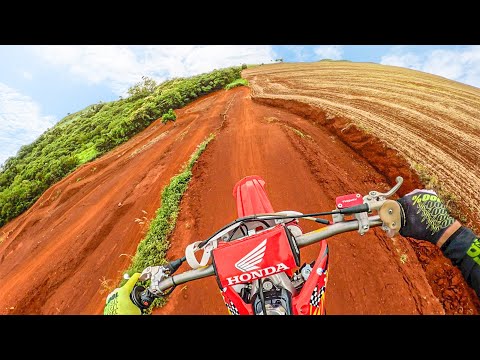 DEIXEI O RENAN ANDAR NA MINHA HONDA CR125 NA PISTA DE MOTOCROSS