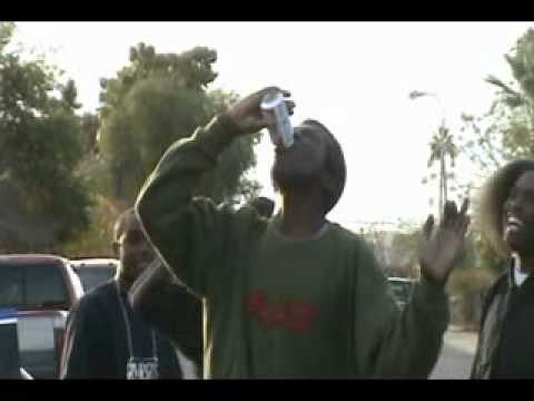 BolowTv Ent Presents - BIG FEL *DEMONSTRATES THE PROPER WAY TO DRINK A BUDWEISER*