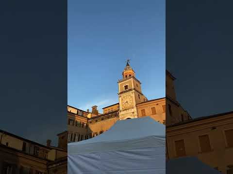 Torre Civica - Ghirlandina/Piazza Granda #shorts #italy